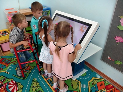 Интерактивный стол Уникум-3